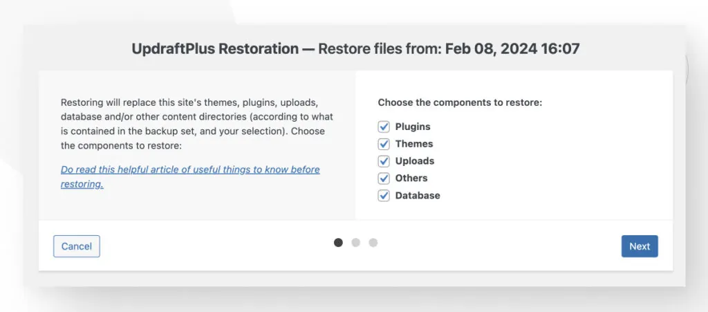 La interfaz de "Restauración de UpdraftPlus" para el plugin de WordPress UpdraftPlus. Múltiples casillas permiten a los usuarios elegir qué elementos quieren respaldar